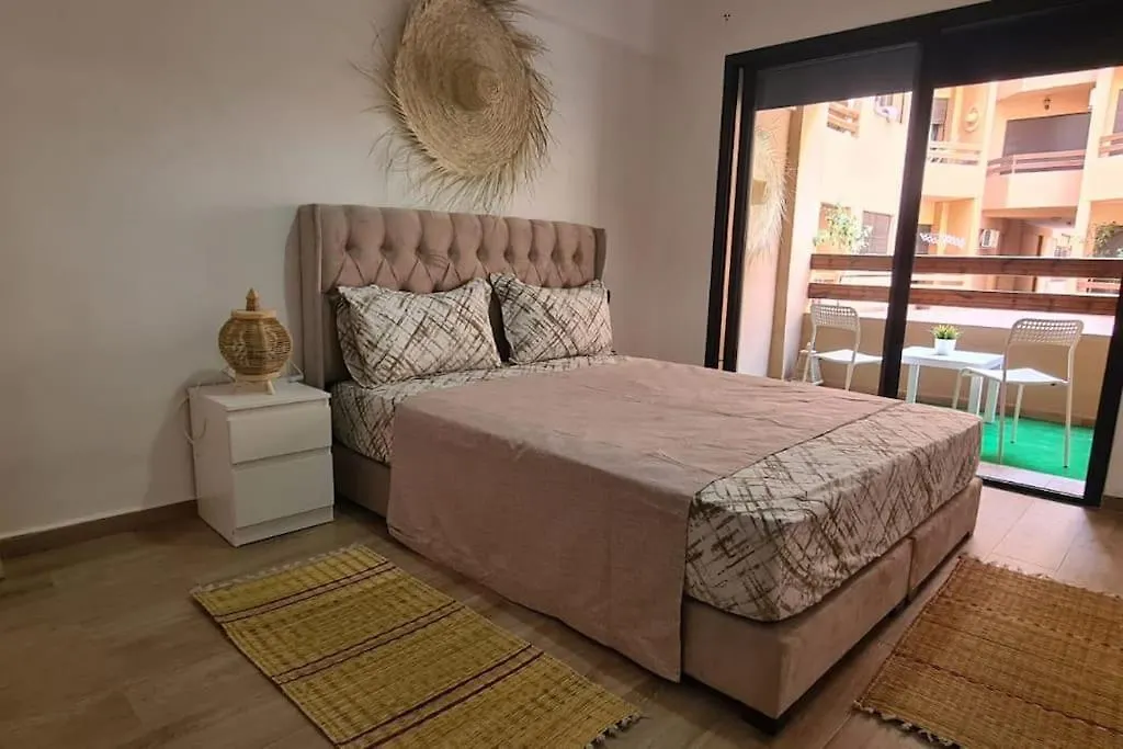 Appartement 2 Chambres Vue Piscine A Gueliz En Face La Gare De Train Marrakech Marrakesh
