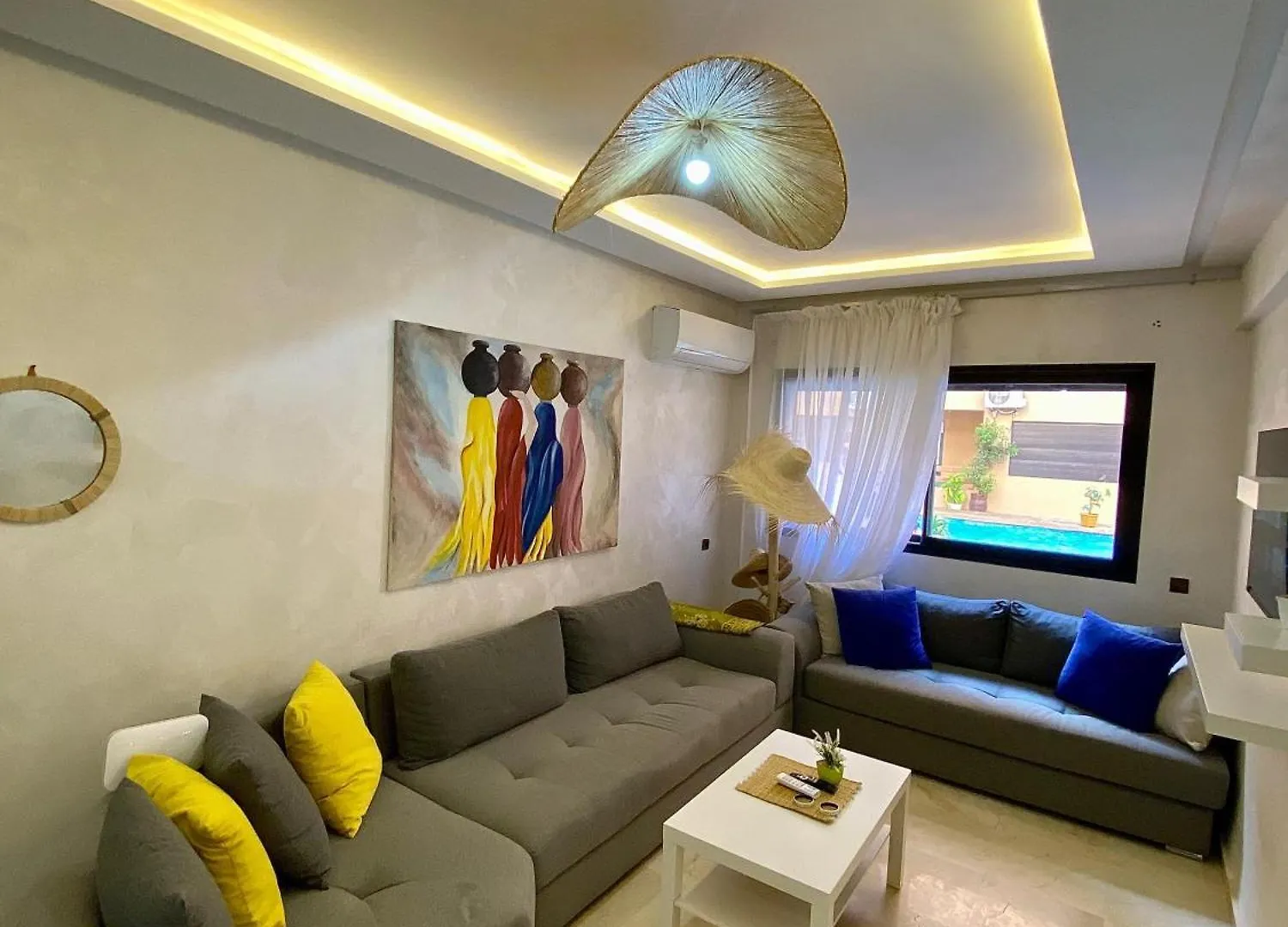 Appartement 2 Chambres Vue Piscine A Gueliz En Face La Gare De Train Marrakech Marakéš
